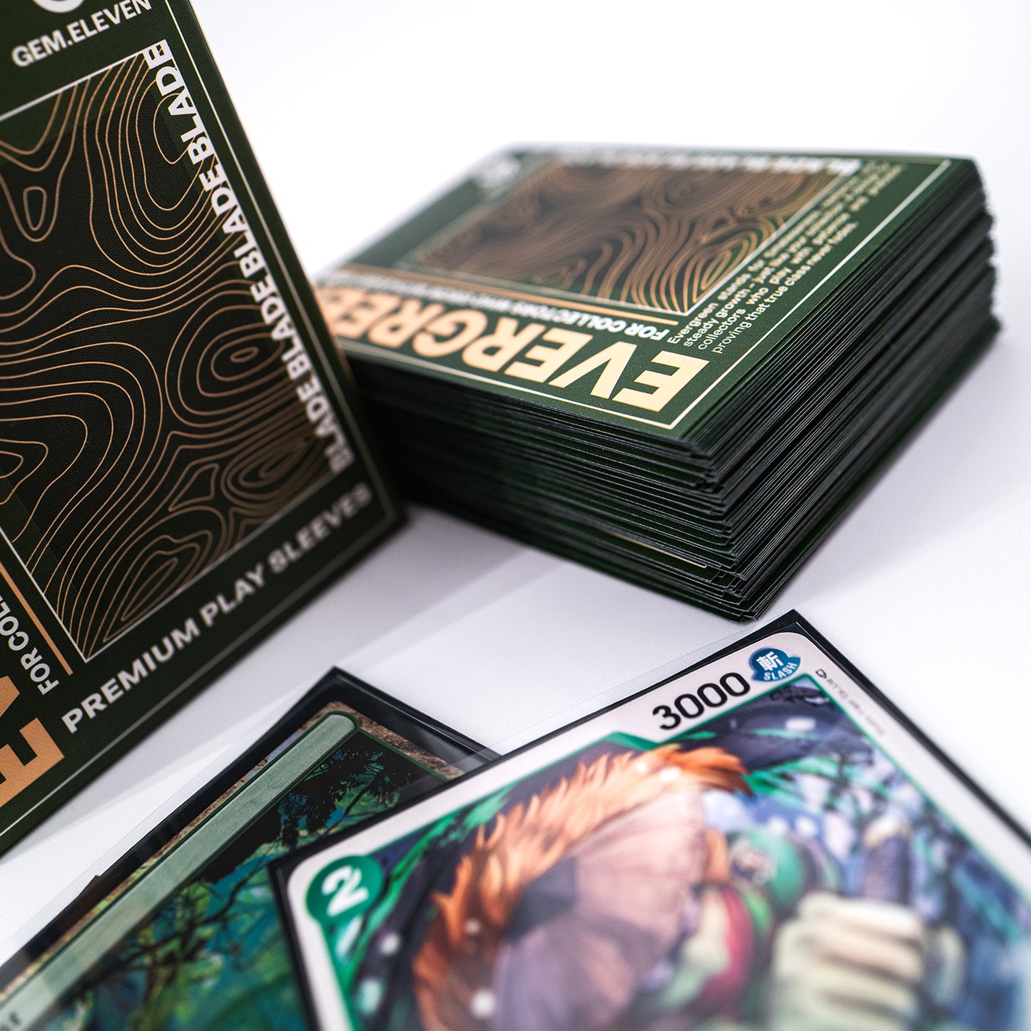 Blade Evergreen | Premium TCG Play Sleeves | Haltbar | Angenehmes Mischgefühl