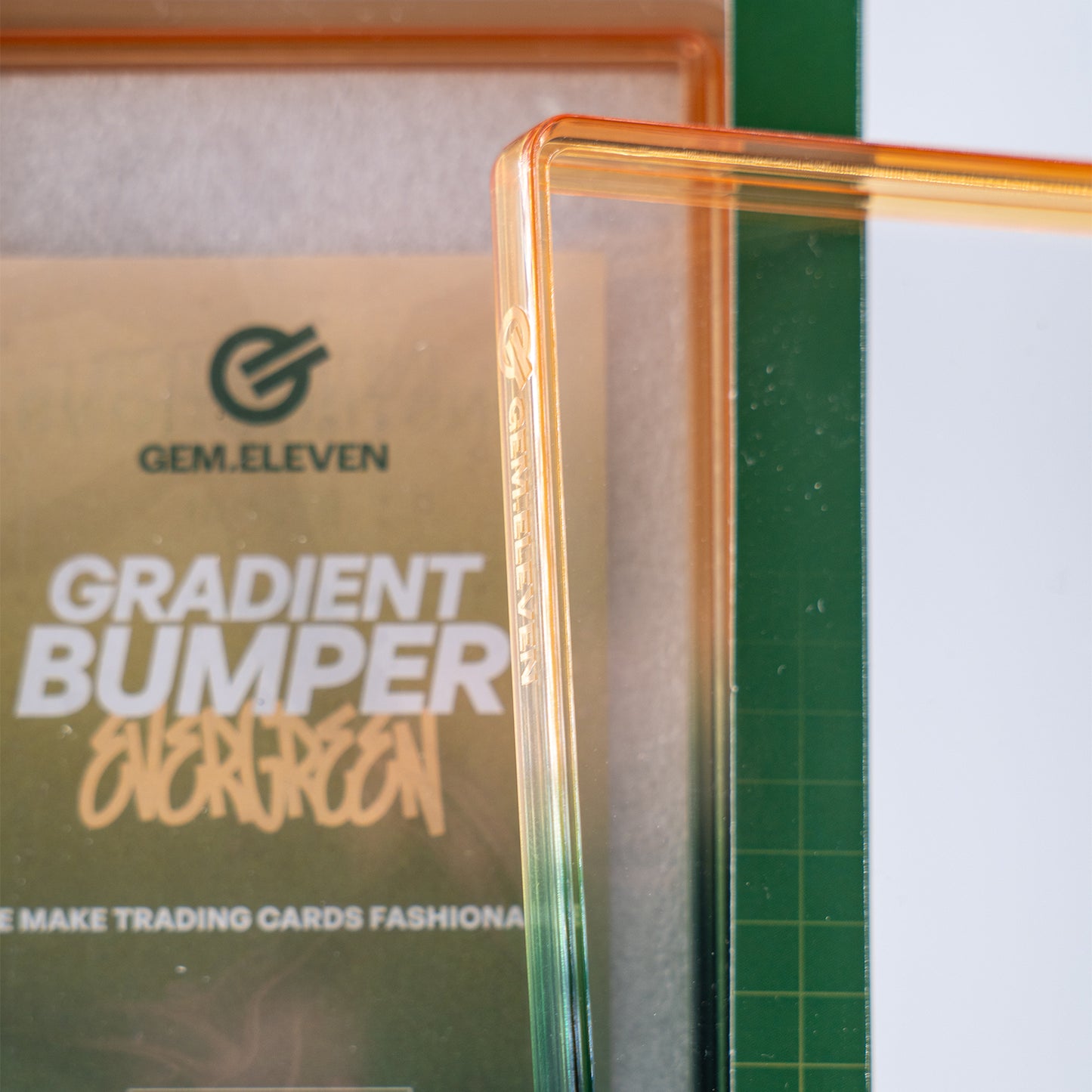 Gradient Bumper Evergreen – PSA & CGC Slab Schutz